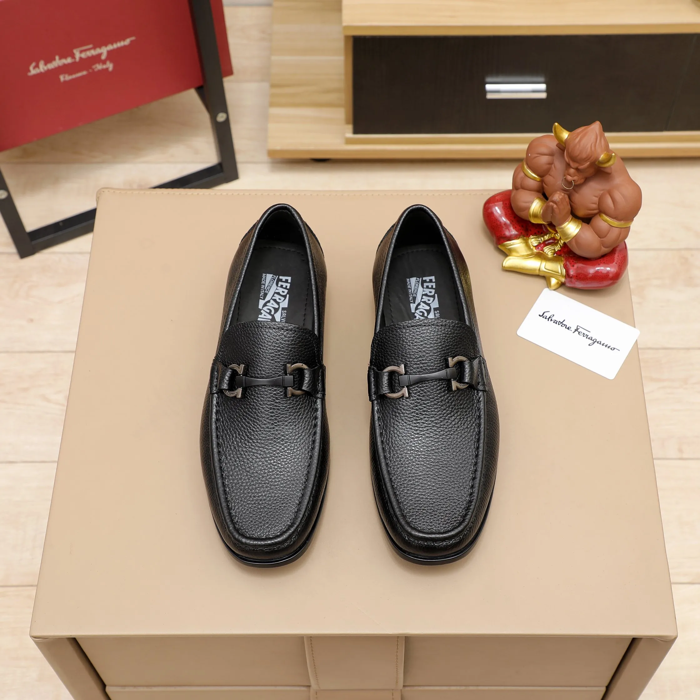 Men's shoes 💰540 🕷🕷🐂【Ferragamo】Ferragamo Popular fashion casual shoes🇨🇳Official website counter 1:1 production, original mold opening💯Good quality visible, imported high-end first-layer pebbled calfskin, water-dyed🐂leather lining🌿very clear texture, high-quality waterproof, non-slip and wear-resistant outsole🎋high quality and low price, truly handmade🍓black, coffee color, 2 colors available! Code number 38-45……